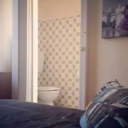 V Dinastia Vendégház 3*