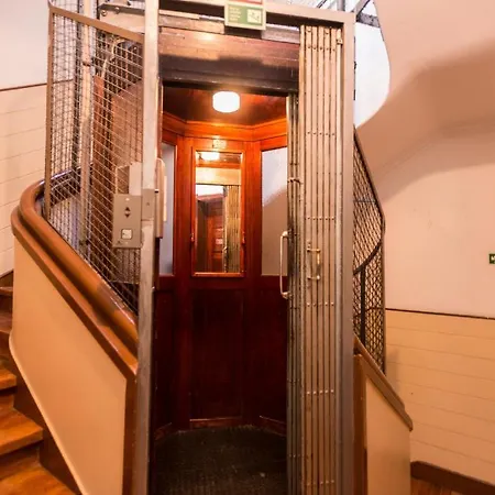 V Dinastia Vendégház 3*