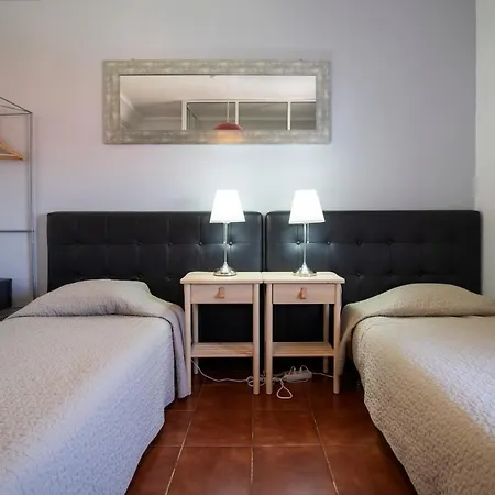V Dinastia Guest house 2*