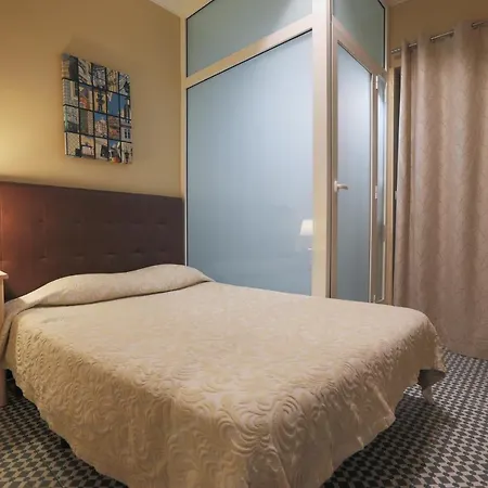 Πανσιόν V Dinastia Lisboa