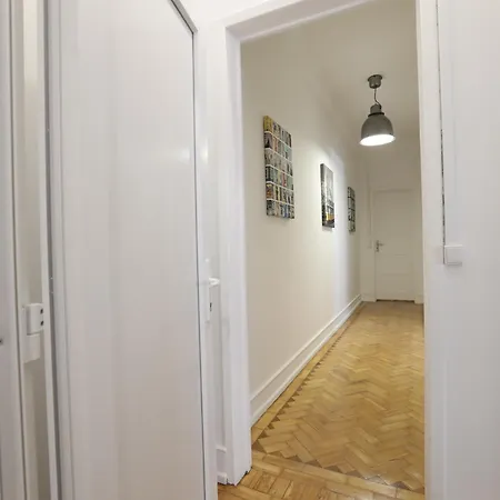 V Dinastia Guest house